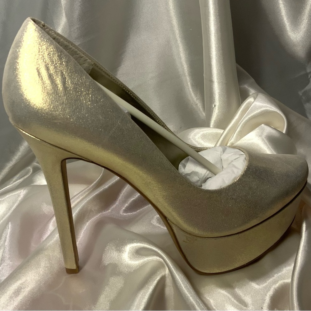 Jessica Simpson, 5 inch heels